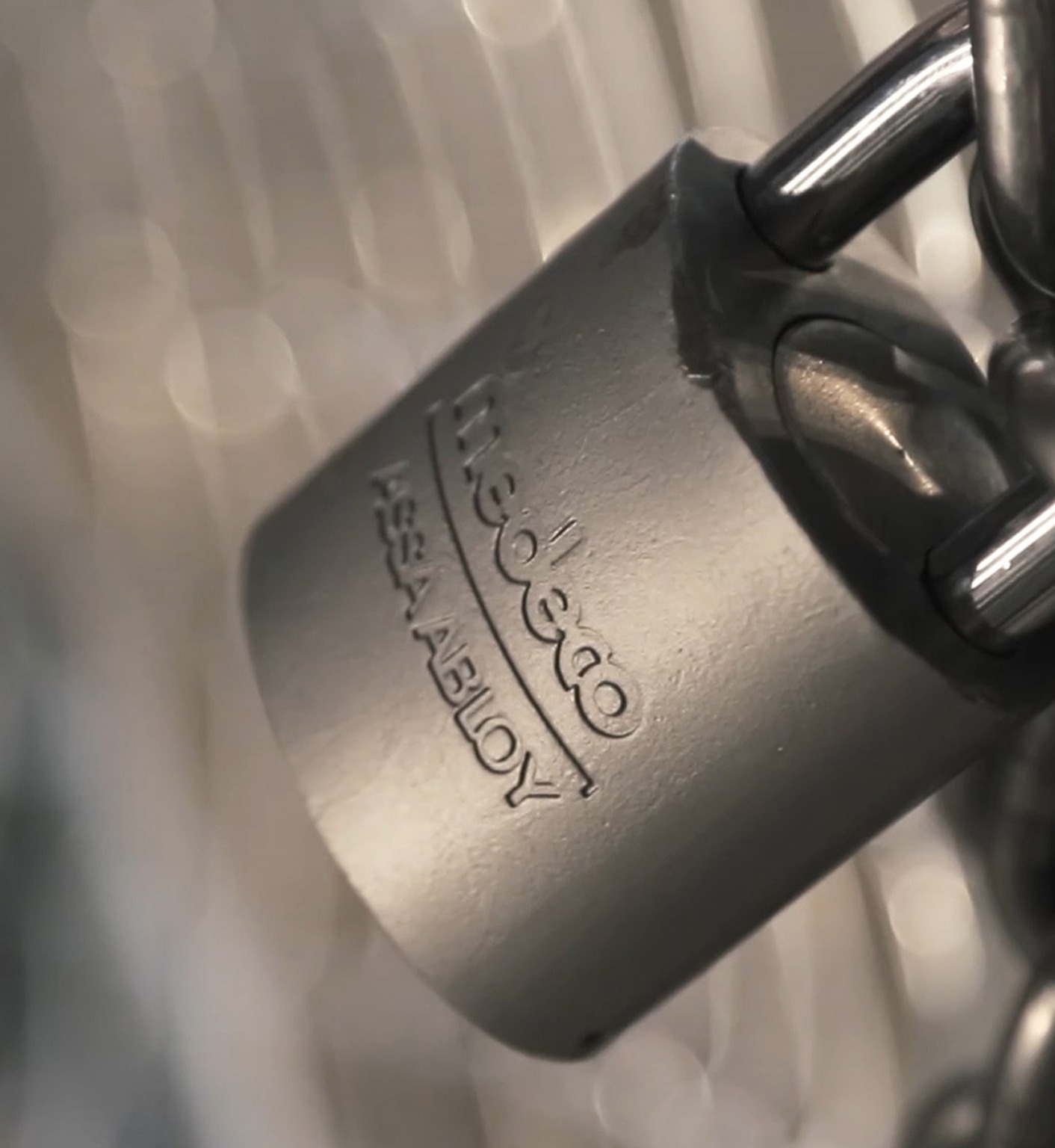 M3 CLIQ Cylinder into a Protector II Padlock