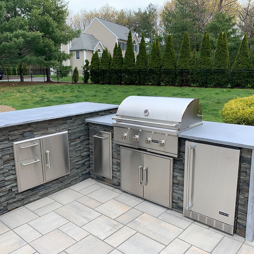 Outdoor Kitchen