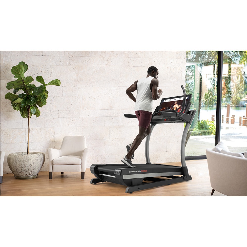 Commercial X32i Incline Trainer