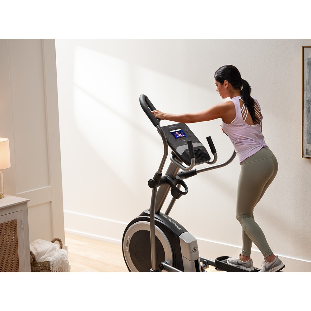 Commercial 9.9 Elliptical