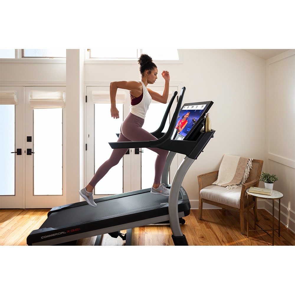 Commercial x32i Incline Trainer