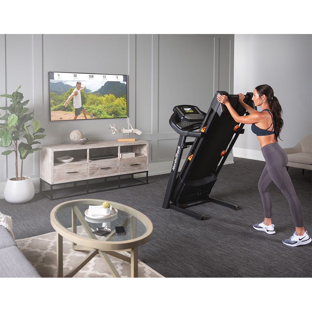 C 700 Treadmill