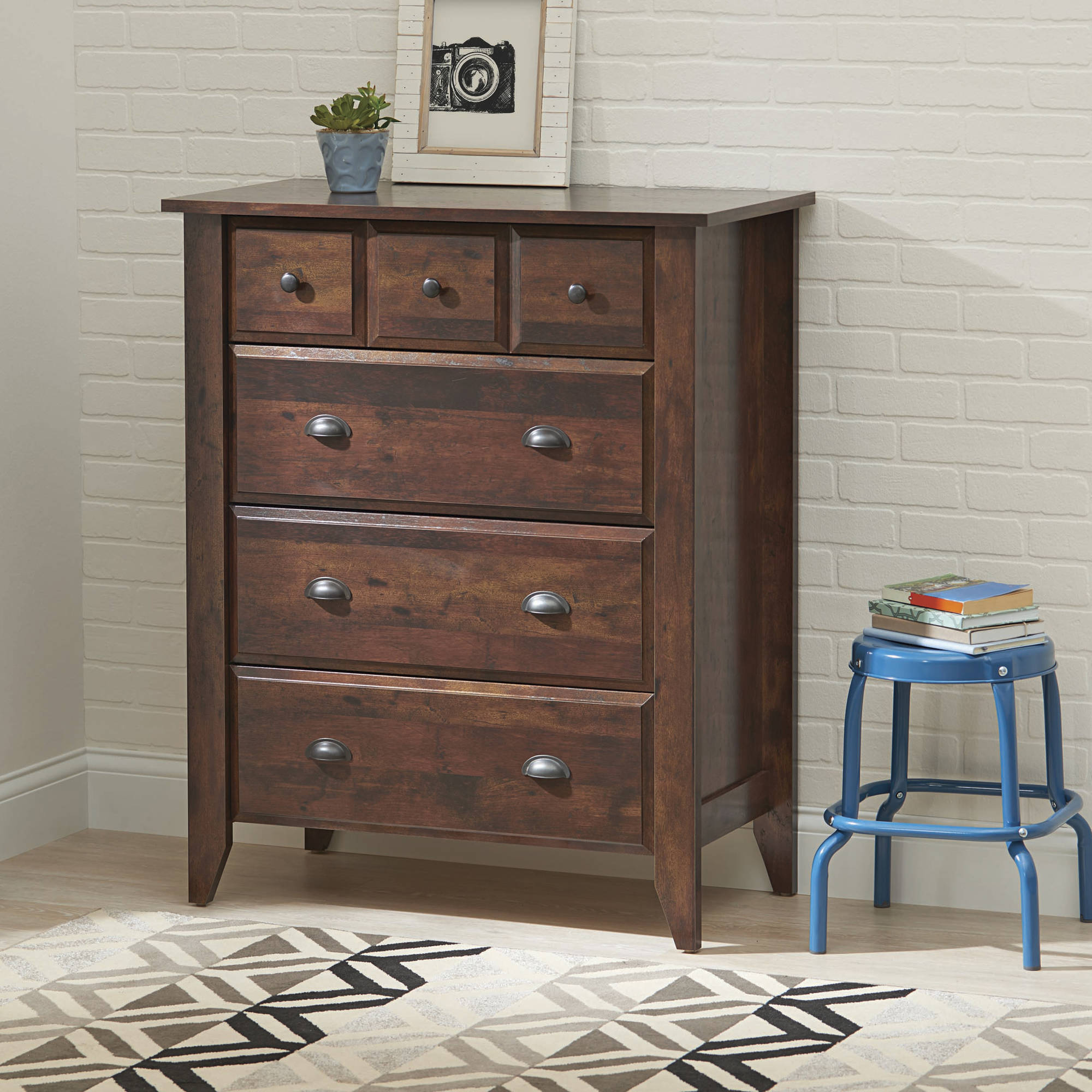 Leighton 4-Drawer Dresser